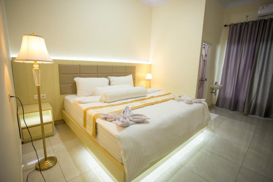 DELUXE ROOM